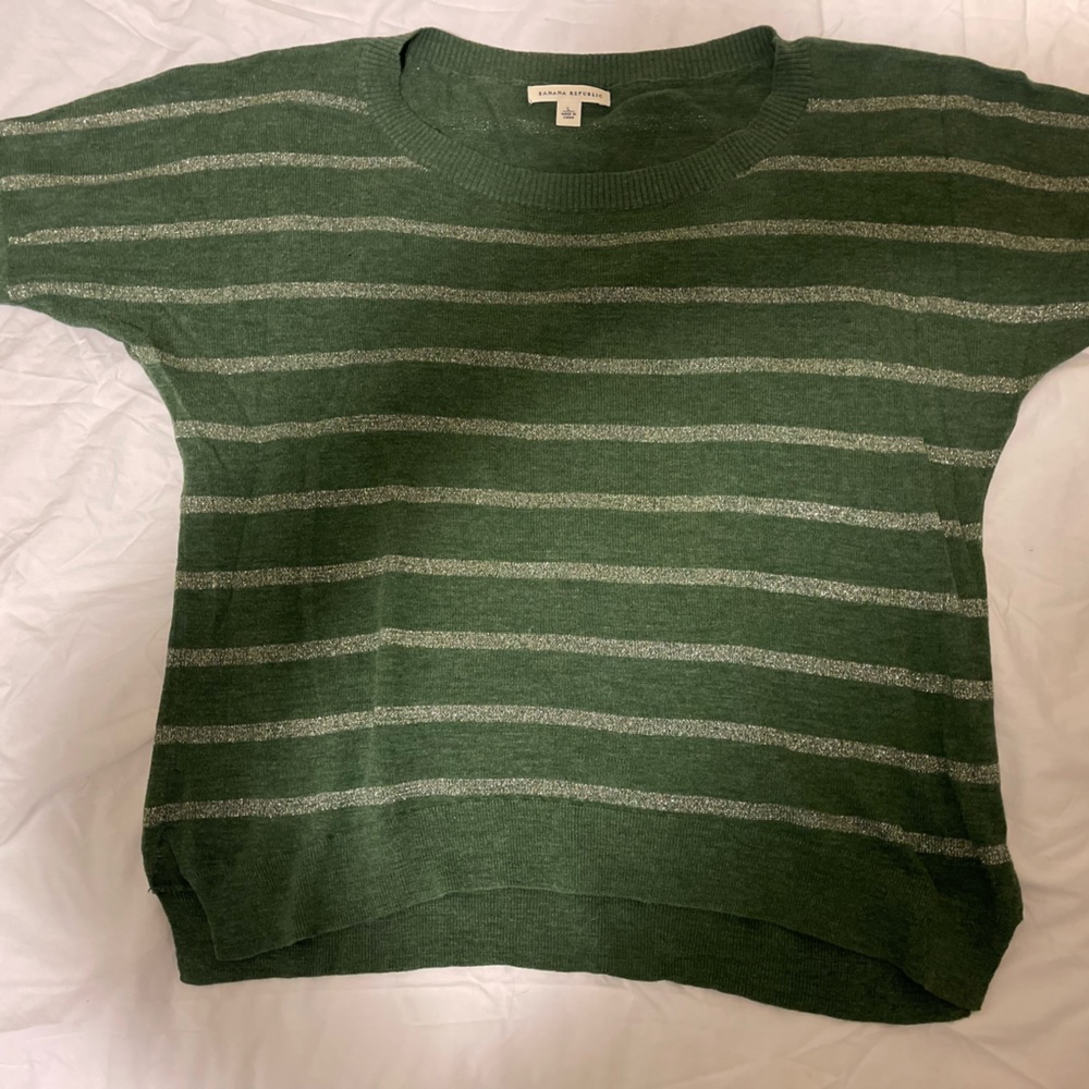 Short sleeve olive and silver metallic striped sweater Banana Republic Size L,